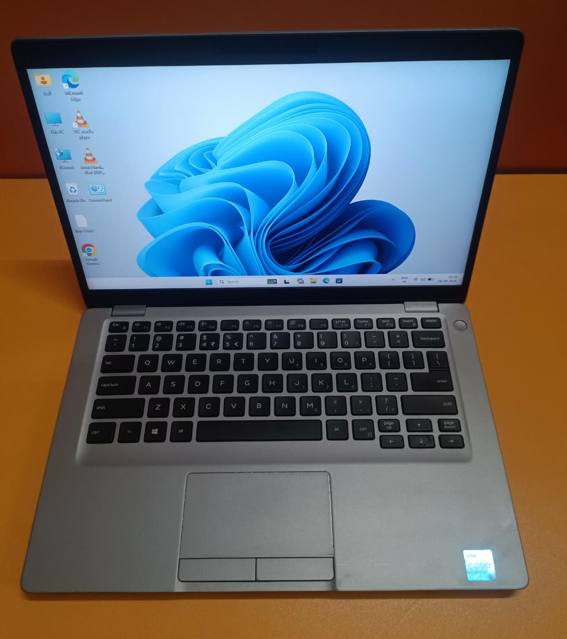DELL LATTITUDE E5400 I5 8TH GEN / 16GB RAM / 256GB SSD / 14" FHD SCREEN