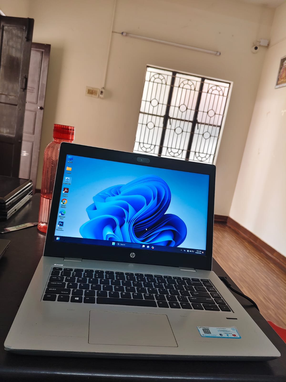 HP PROBOOK 645 G4 AMD R5/8GB RAM/256GB SSD/14" FHD SCREEN/1GB AMD RADEON VEGA 8 GRAPHICS CARD